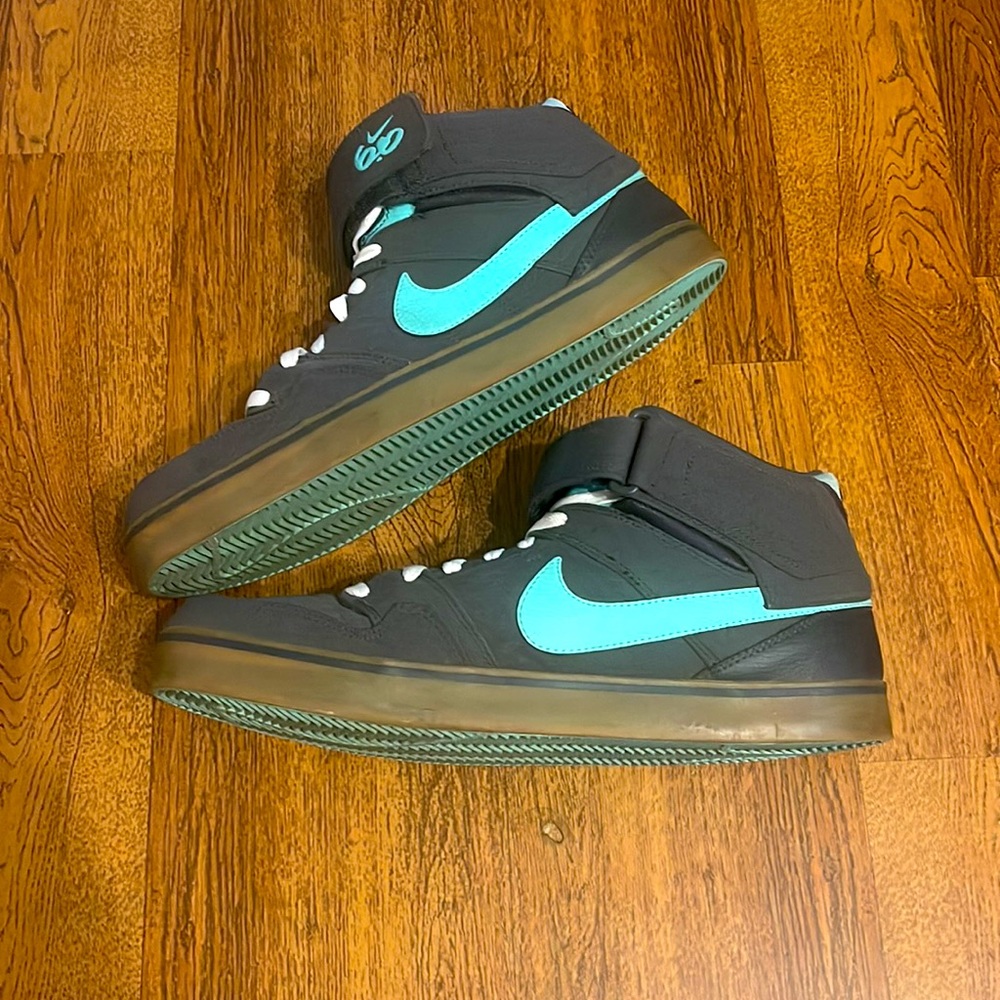 Nike 6.0 size 13 mens teal/dark gray
